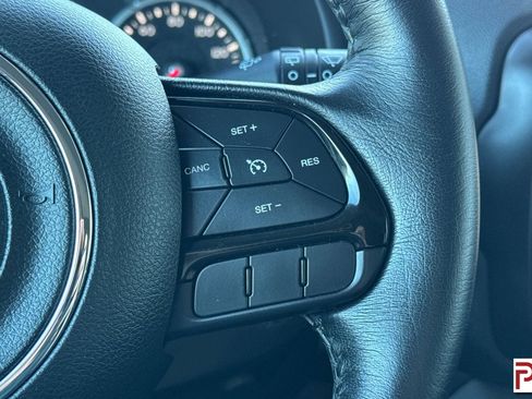 Used 2019 Jeep Renegade Altitude w/ Quick Order Package 2XM FWD image 27