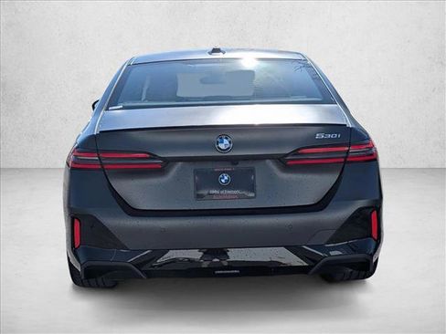 Used 2026 BMW 530i w/ M Sport Package image 7