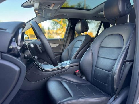 Used 2019 Mercedes-Benz GLC 300 GLC 300 Sport Utility 4D w/ Premium Package image 9