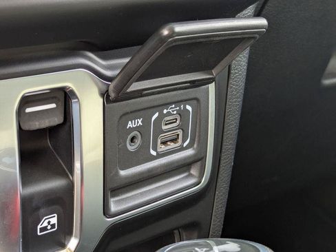 Used 2022 Jeep Wrangler Sport AWD/4WD image 22