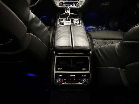 Used 2022 BMW 750i xDrive w/ Autobahn Package image 28