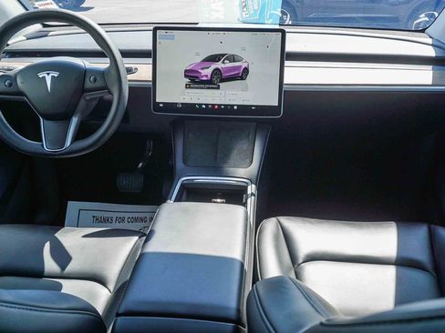 Used 2024 Tesla Model Y Long Range image 14