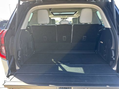 Used 2025 Ford Expedition Platinum AWD/4WD image 18