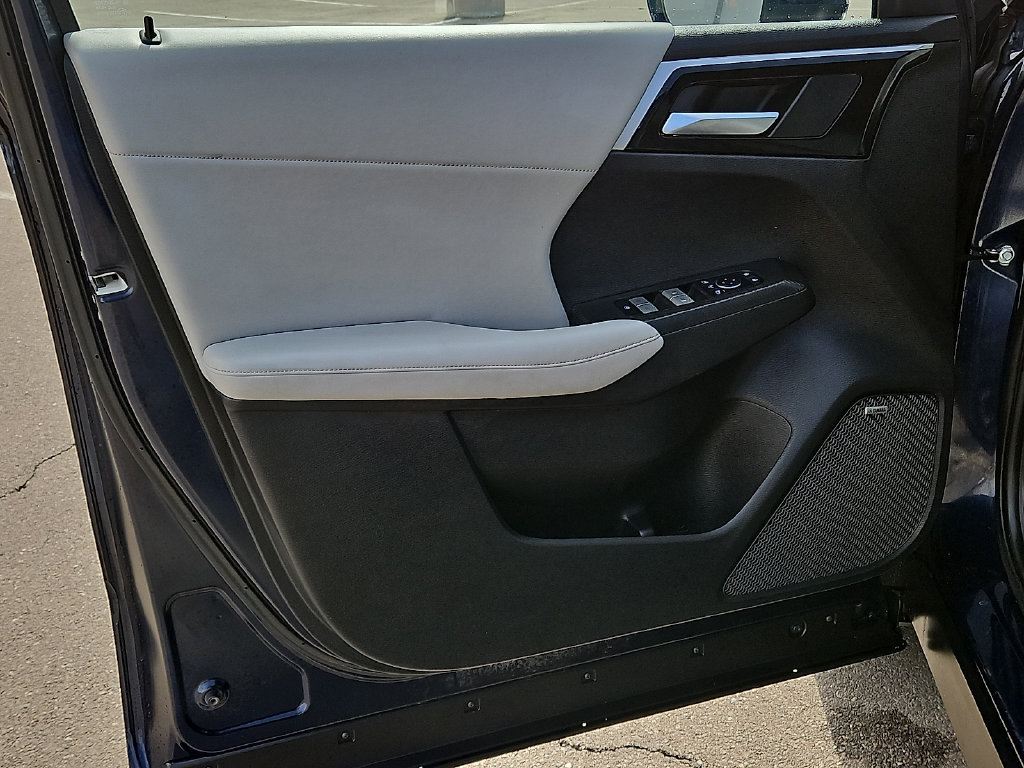 Used 2025 Mitsubishi Outlander SE AWD/4WD image 17
