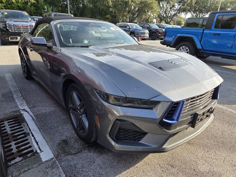 Used 2025 Ford Mustang GT Premium RWD image 2