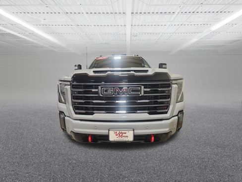 Used 2024 GMC Sierra 2500 AT4 w/ AT4 Premium Plus Package image 3