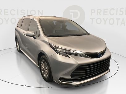 Certified 2025 Toyota Sienna LE w/ LE Plus Package