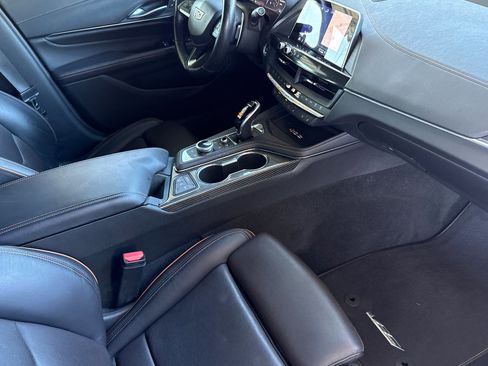 Used 2021 Cadillac CT4 V w/ Technology Package image 19