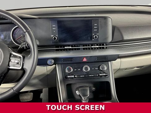 Used 2024 Kia Carnival LX FWD image 9