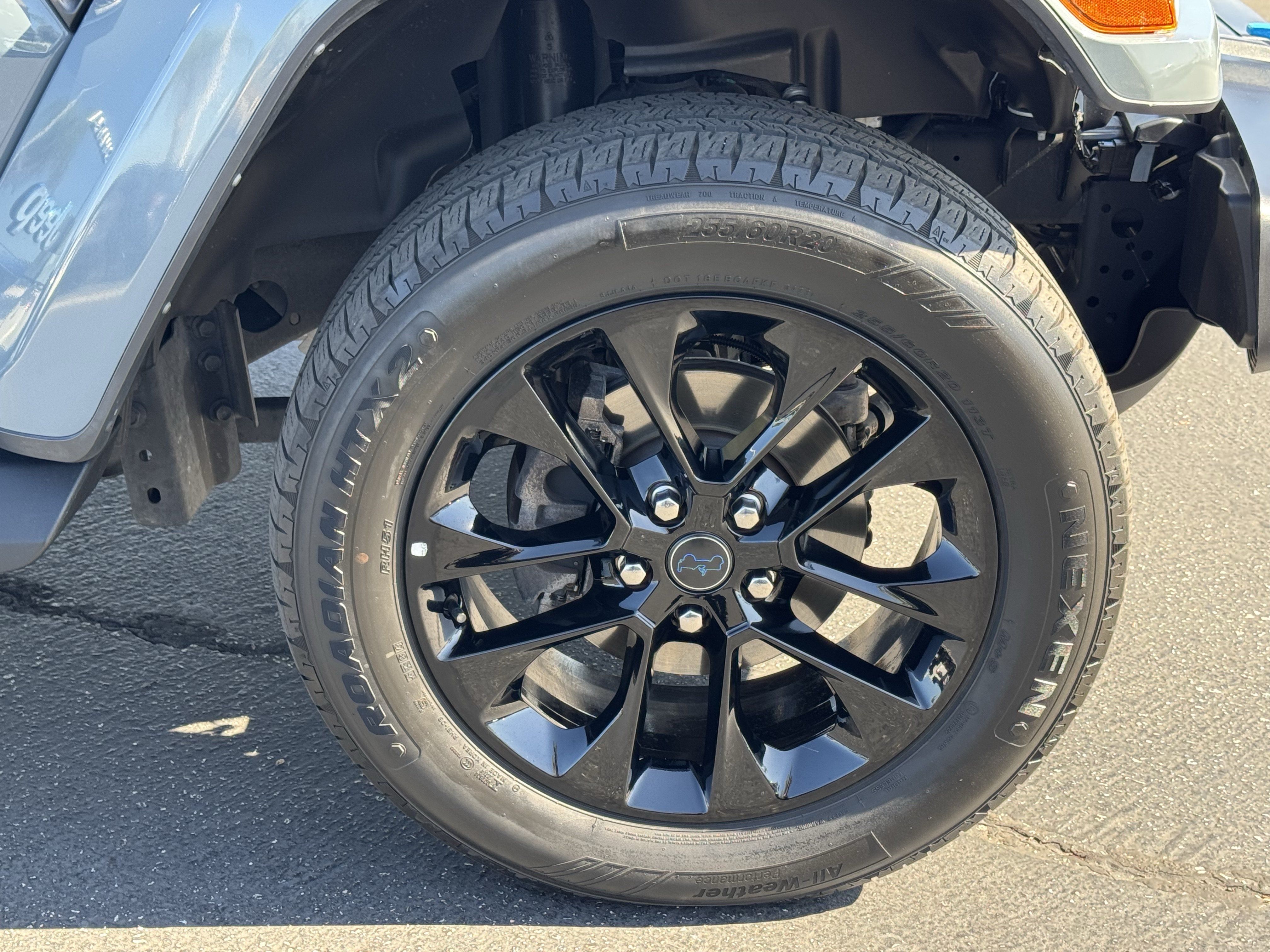 Used 2024 Jeep Wrangler Unlimited Sahara AWD/4WD image 11