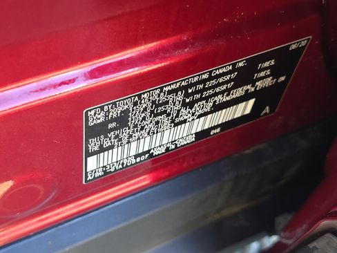 Used 2020 Toyota RAV4 LE w/ All Weather Liner Package AWD/4WD image 24