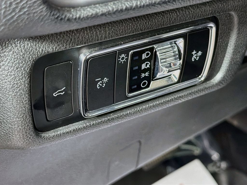 Used 2024 Lincoln Corsair Reserve w/ Equipment Group 201A AWD/4WD image 10