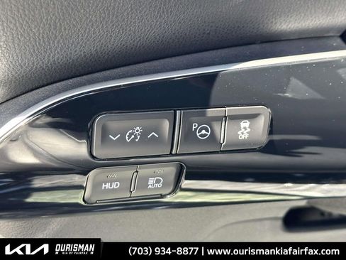 Used 2022 Toyota Prius XLE image 13