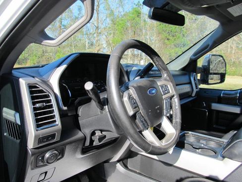 Used 2017 Ford F350 Lariat w/ Chrome Package image 25