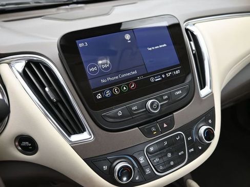 Used 2024 Chevrolet Malibu LT image 32