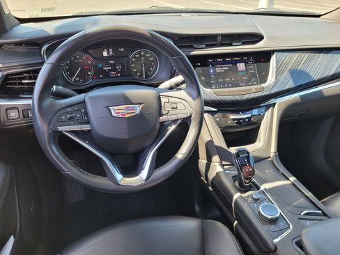 Certified 2024 Cadillac XT6 Premium Luxury AWD/4WD image 18