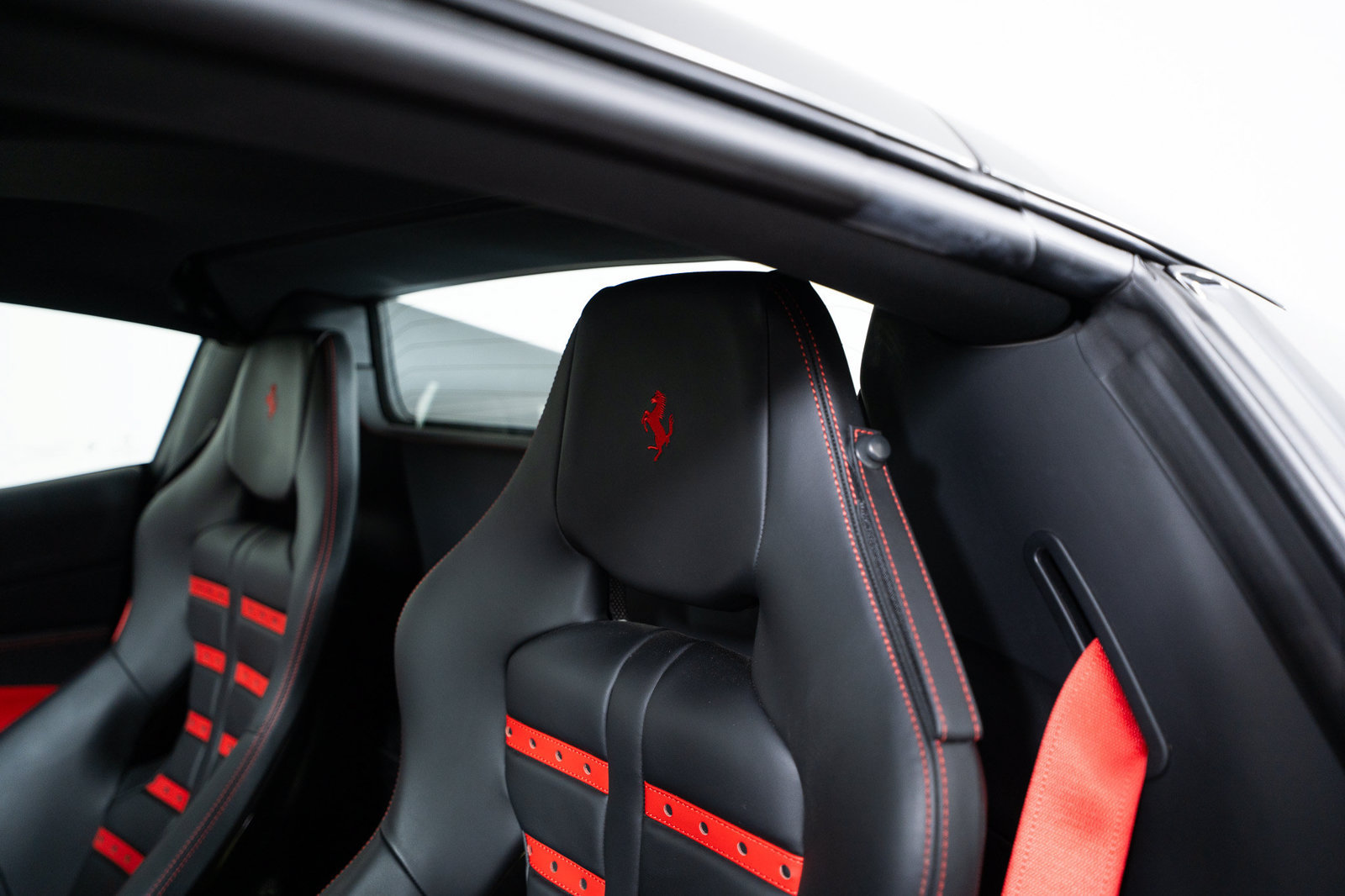 Certified 2021 Ferrari F8 Tributo RWD image 33