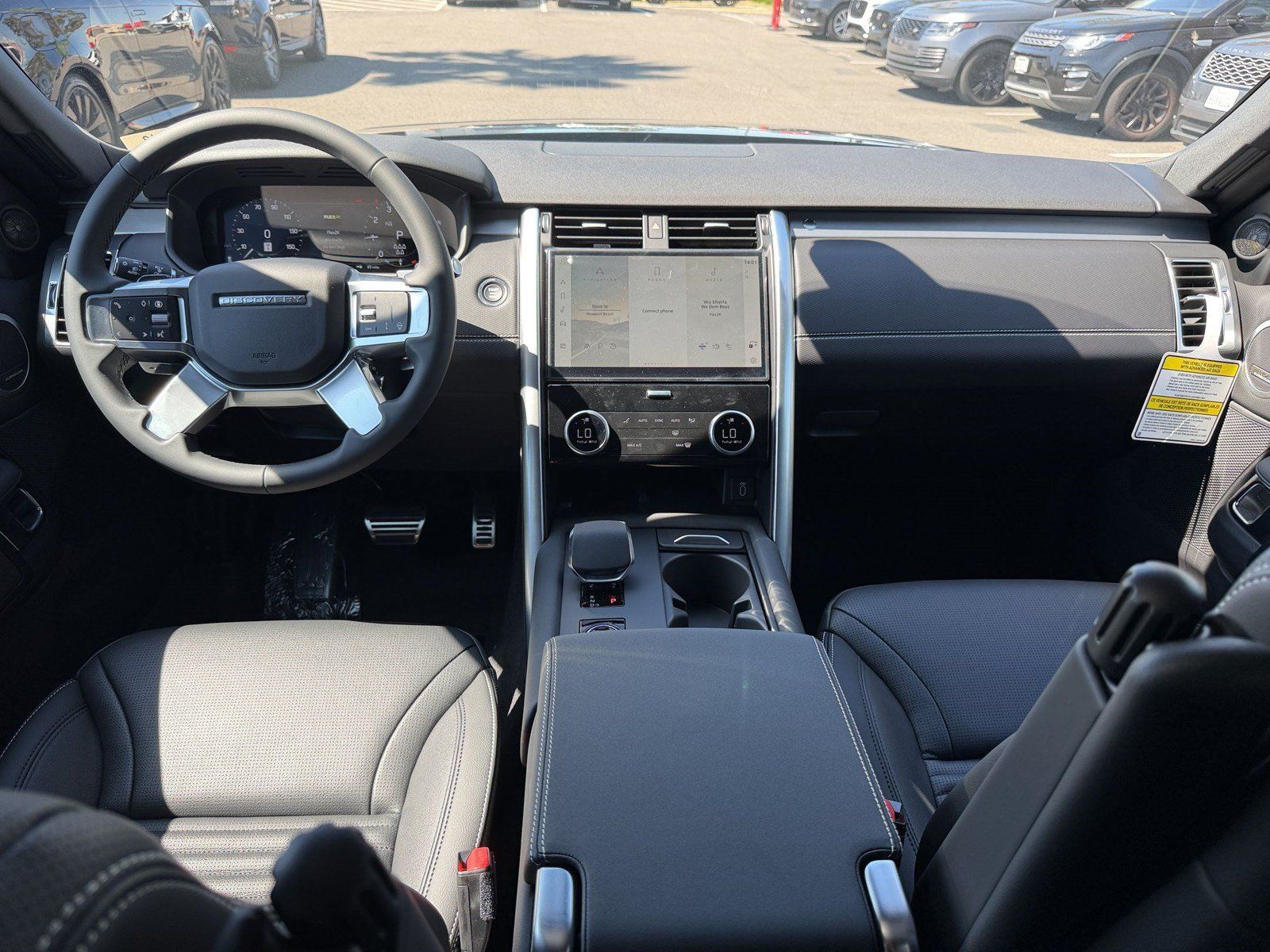 New 2026 Land Rover Discovery Dynamic SE AWD/4WD image 17