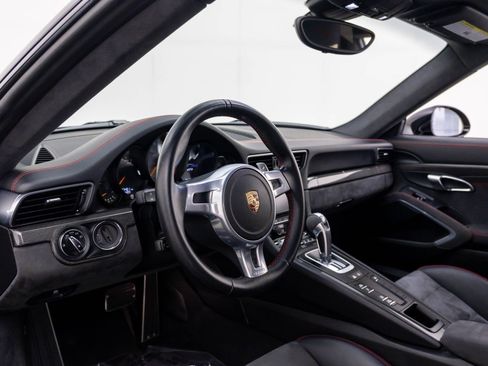 Used 2014 Porsche 911 GT3 w/ Carbon Interior Package RWD image 4