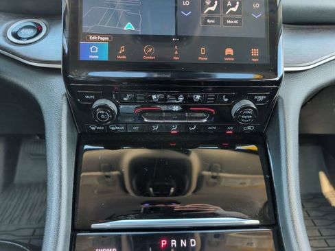 Used 2023 Jeep Grand Cherokee L Limited w/ Luxury Tech Group II AWD/4WD image 20