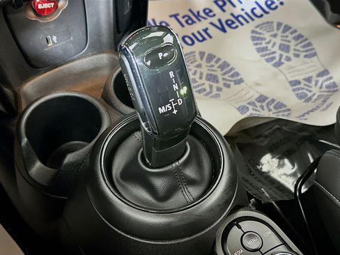 Used 2022 MINI Cooper S w/ Premium Package image 16