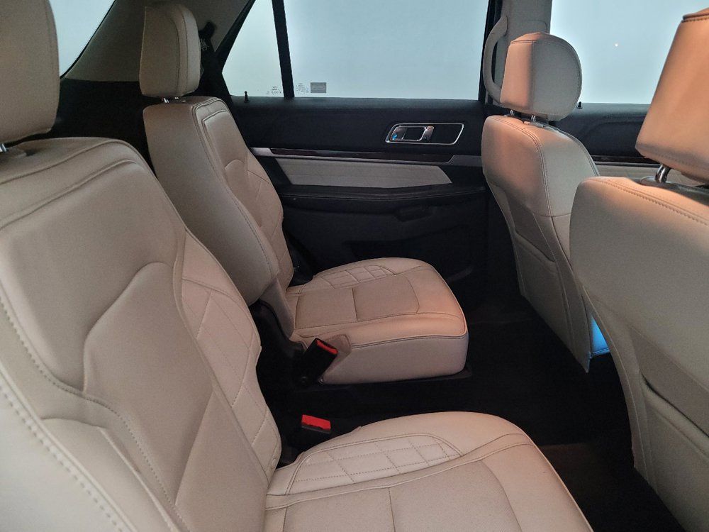 Used 2017 Ford Explorer Platinum AWD/4WD image 19