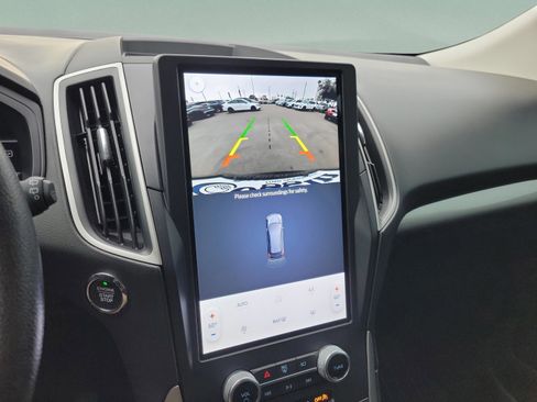 Used 2022 Ford Edge SE w/ Black Appearance Package image 18