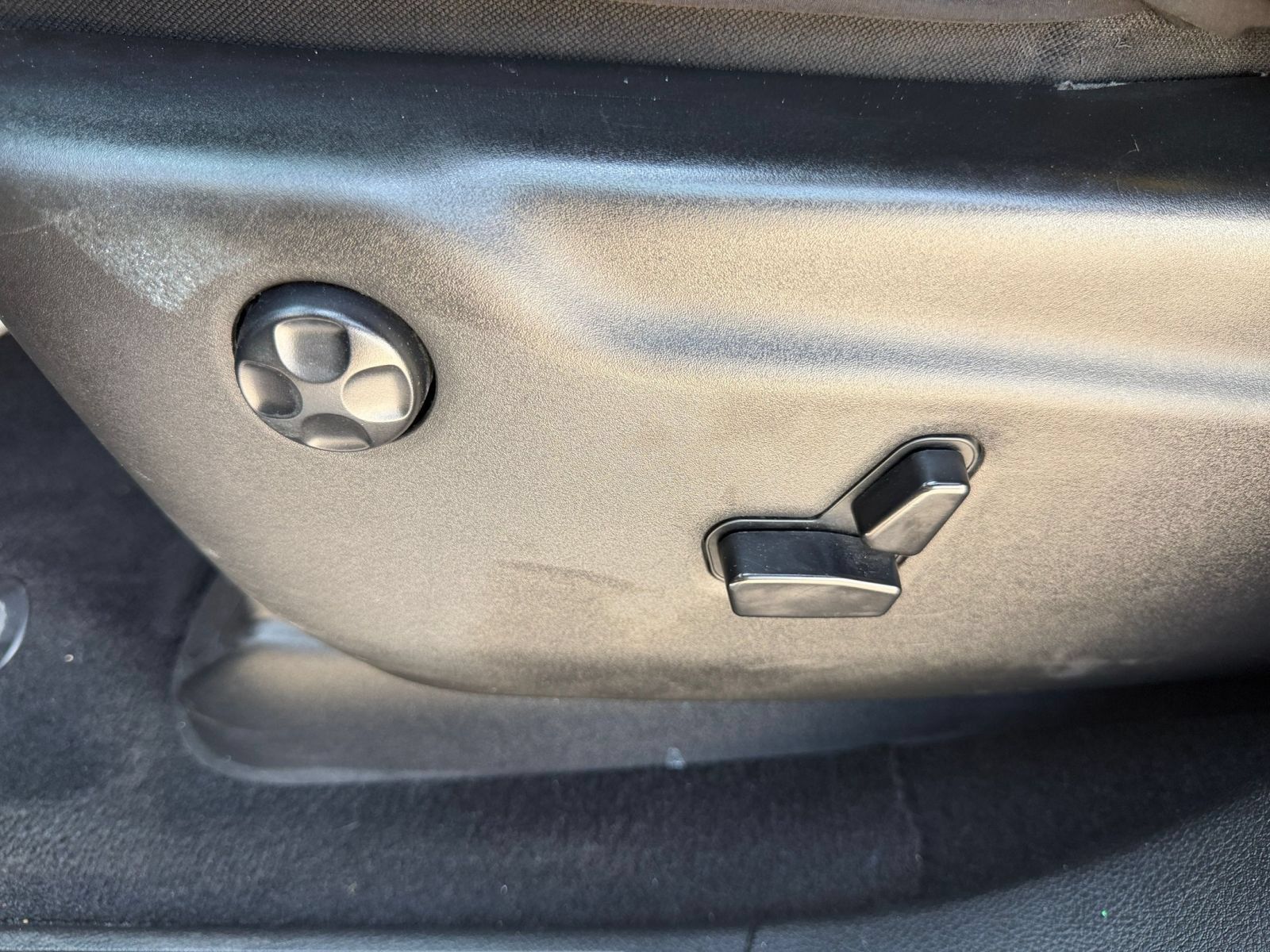 Used 2024 Dodge Durango SXT AWD/4WD image 21