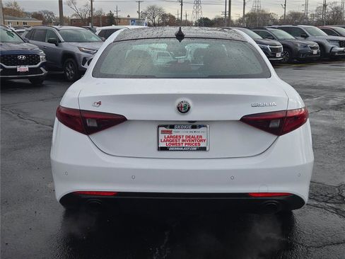 Used 2022 Alfa Romeo Giulia Ti AWD/4WD image 15