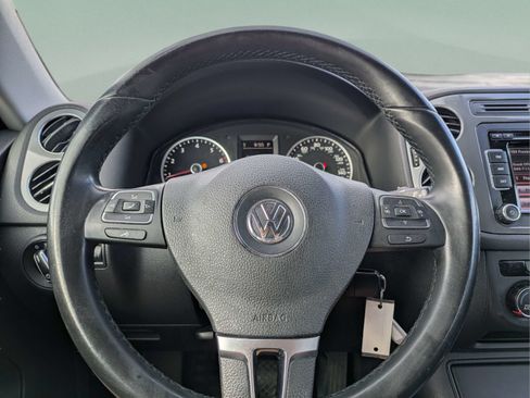 Used 2015 Volkswagen Tiguan S FWD image 26
