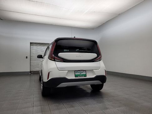 Used 2024 Kia Soul LX image 6