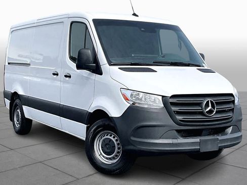 Used 2023 Mercedes-Benz Sprinter 2500 image 3