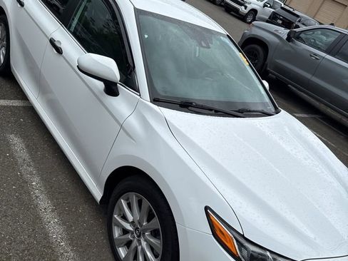 Used 2019 Toyota Camry LE image 6