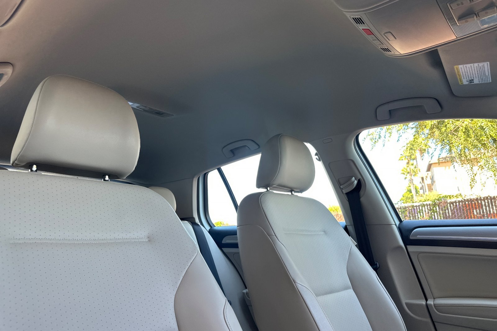 Used 2016 Volkswagen e-Golf SEL Premium FWD image 17