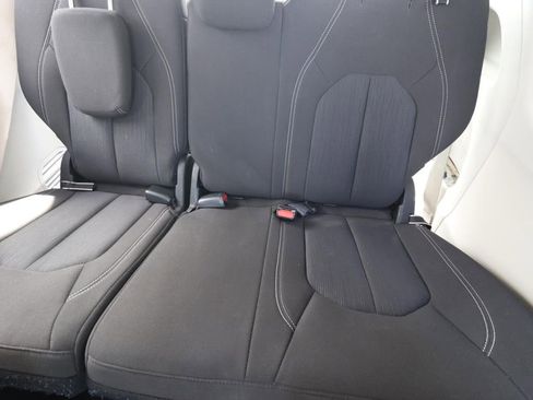Used 2023 Chrysler Voyager LX FWD image 12