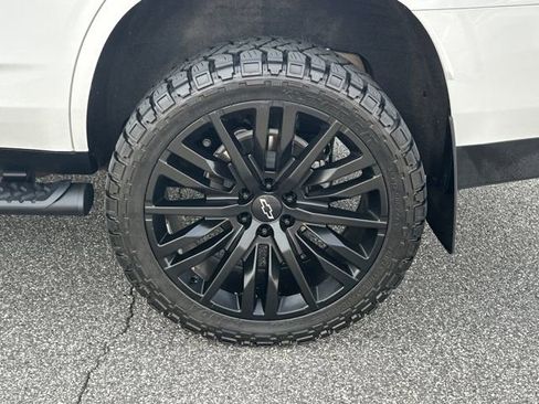 Used 2024 Chevrolet Tahoe Z71 image 23