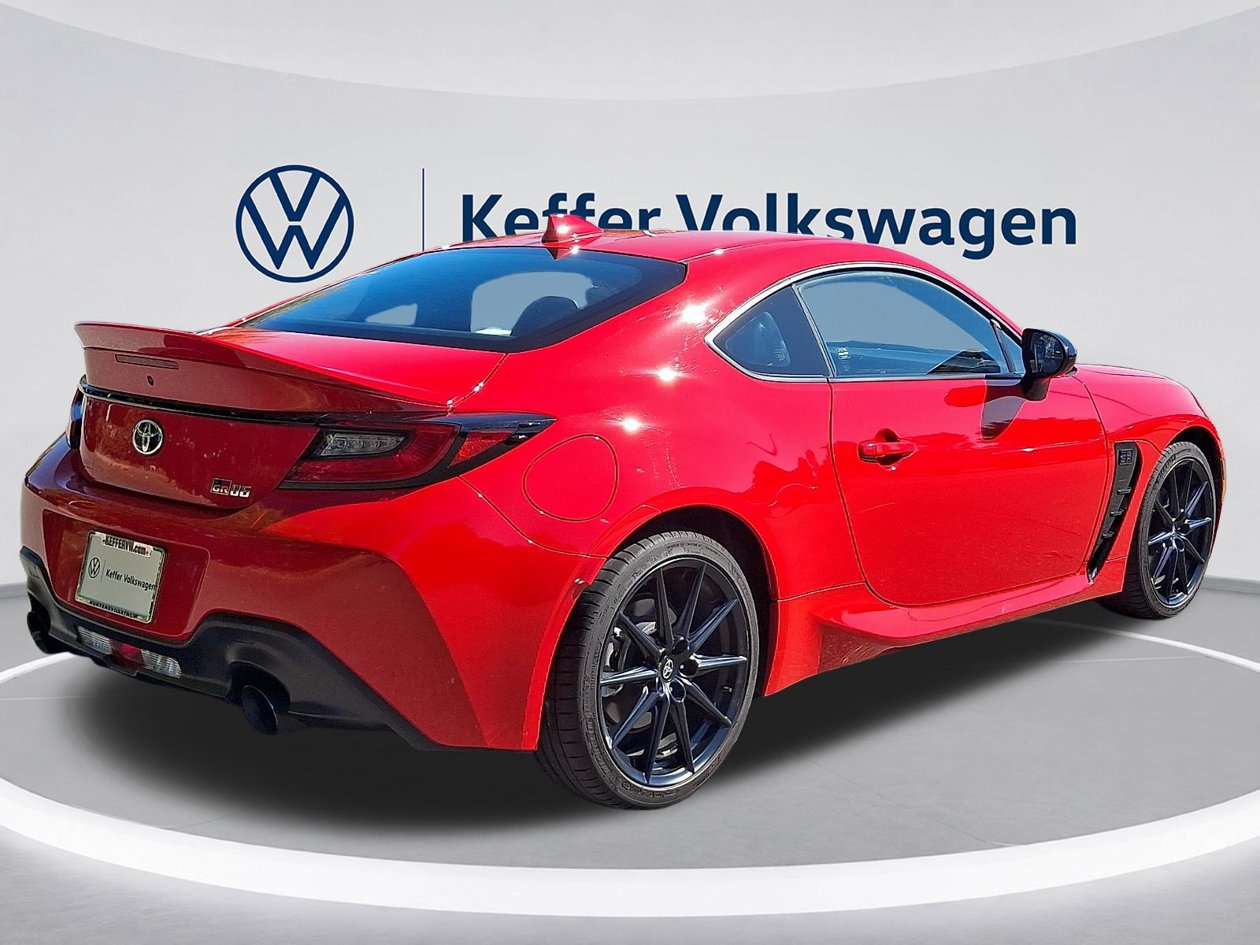 Used 2024 Toyota GR86 Premium RWD image 6