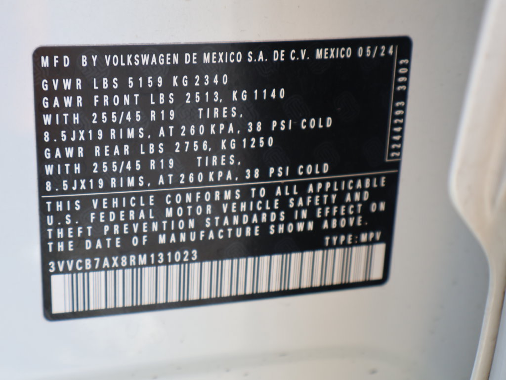 Used 2024 Volkswagen Tiguan SE R-Line FWD image 42