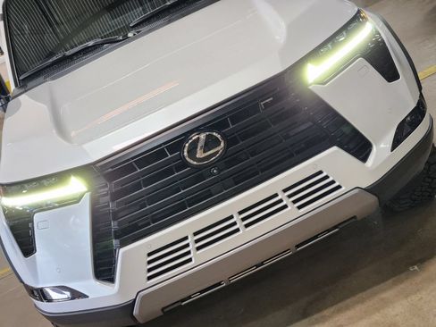 Used 2024 Lexus GX 550 AWD/4WD image 19