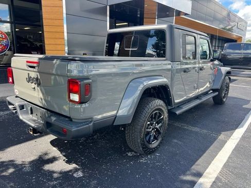 Used 2022 Jeep Gladiator Sport AWD/4WD image 23