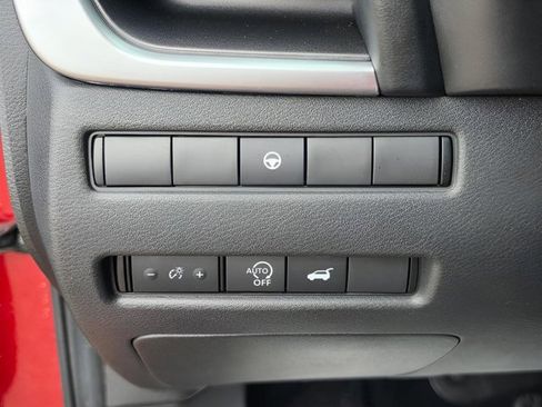 Certified 2024 Nissan Rogue SV FWD image 17