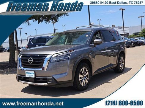 Used 2023 Nissan Pathfinder SL FWD image 1