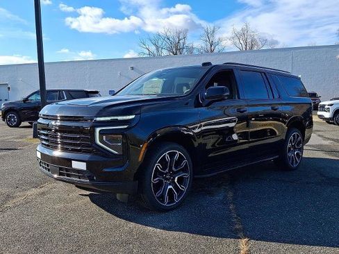 New 2026 Chevrolet Suburban RST w/ RST Capability Package image 2