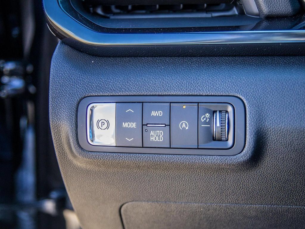 New 2026 GMC Terrain AT4 w/ Technology Package II AWD/4WD image 44
