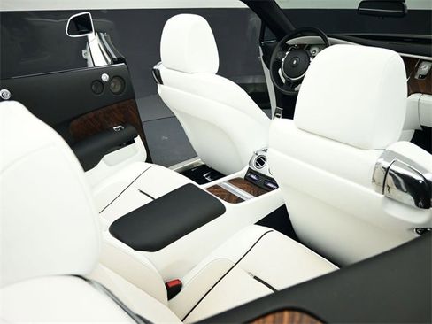 Used 2016 Rolls-Royce Dawn image 46