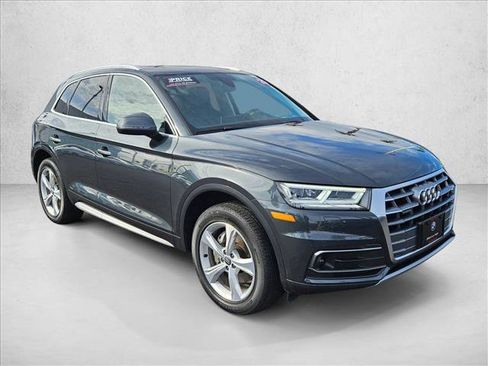 Used 2020 Audi Q5 2.0T Premium Plus w/ Premium Plus Package image 3