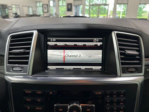Used 2016 Mercedes-Benz GL 550 4MATIC image 68