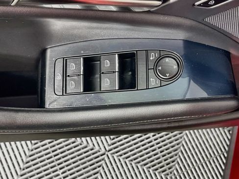 Used 2019 MAZDA MAZDA3 Hatchback FWD image 18