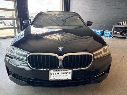 Used 2023 BMW 530e xDrive AWD/4WD image 3