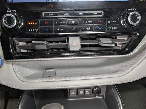 Used 2021 Toyota Highlander Platinum image 35